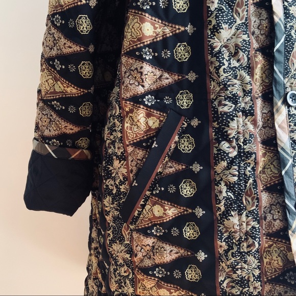 ❌SOLD❌ Vintage 90s Silk Quilted Long Line Coat - Picture 4 of 7